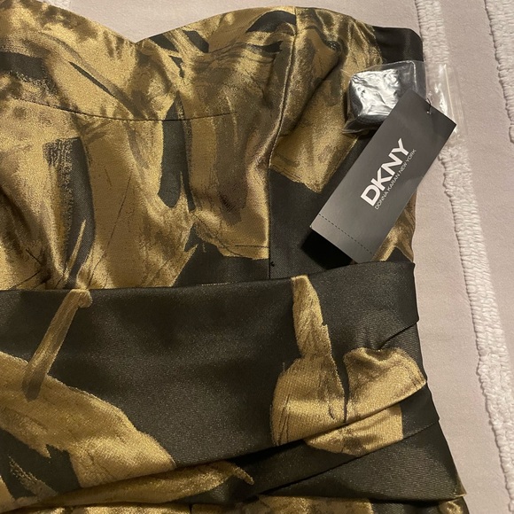 Strapless DKNY cocktail dress - Picture 3 of 5